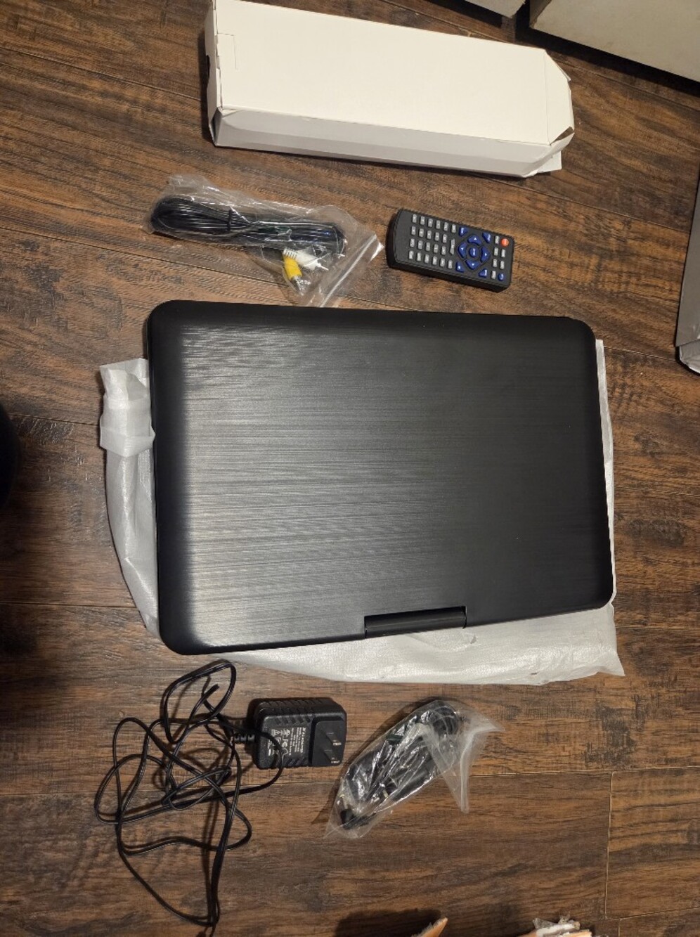 YOTON 17.5" Portable DVD Player, 15.6" Large HD Swivel Screen, Black